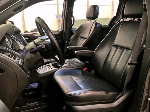 Used 2019 Dodge Grand Caravan GT image 24