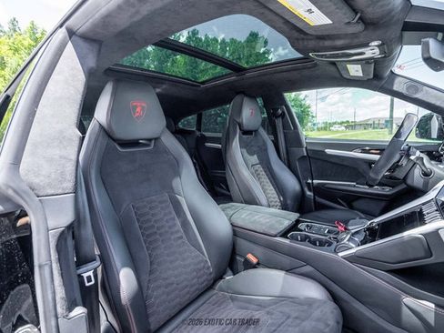 Used 2021 Lamborghini Urus AWD/4WD image 26