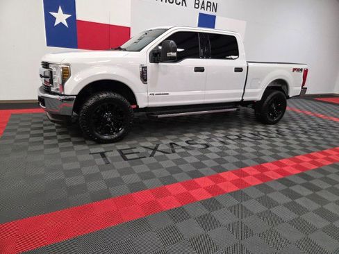 Used 2019 Ford F250 XLT w/ FX4 Off-Road Package AWD/4WD image 2