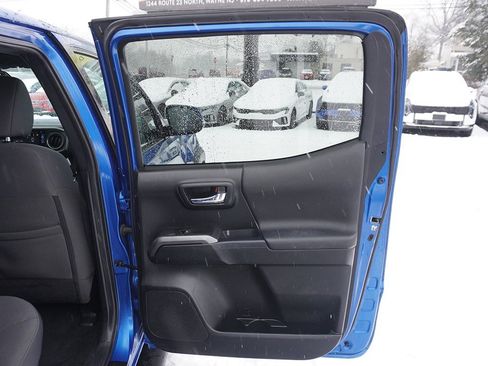 Used 2017 Toyota Tacoma TRD Off-Road image 22