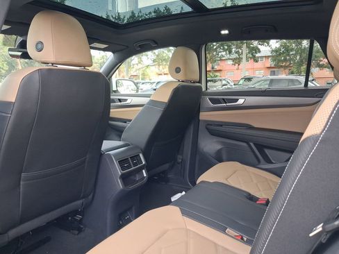 New 2026 Volkswagen Atlas Cross Sport SE FWD image 5