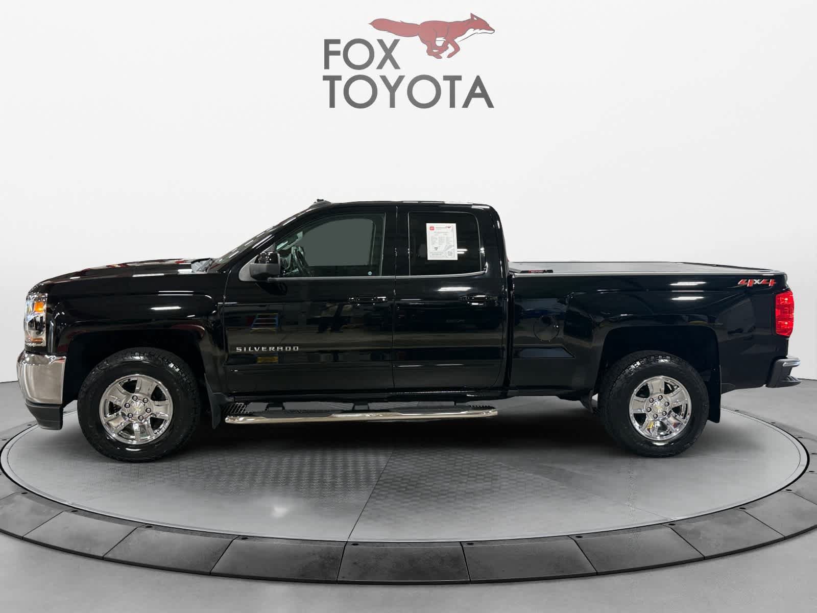 Used 2018 Chevrolet Silverado 1500 LT w/ All Star Edition AWD/4WD image 3