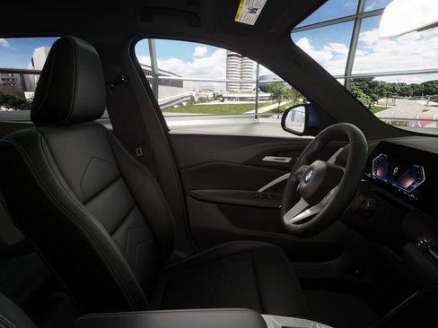 Used 2025 BMW X1 xDrive28i w/ Convenience Package image 32