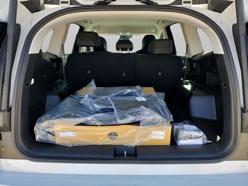 New 2026 Hyundai Ioniq 9 SEL image 8