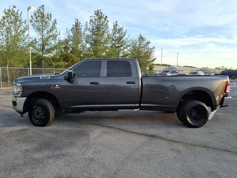 Used 2024 RAM 3500 Tradesman w/ Chrome Appearance Group AWD/4WD image 16