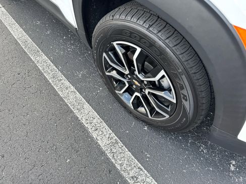 Used 2021 Chevrolet TrailBlazer ACTIV w/ Convenience Package image 4