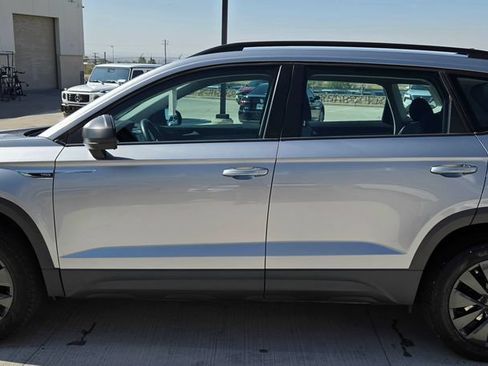 Used 2023 Volkswagen Taos S FWD image 5