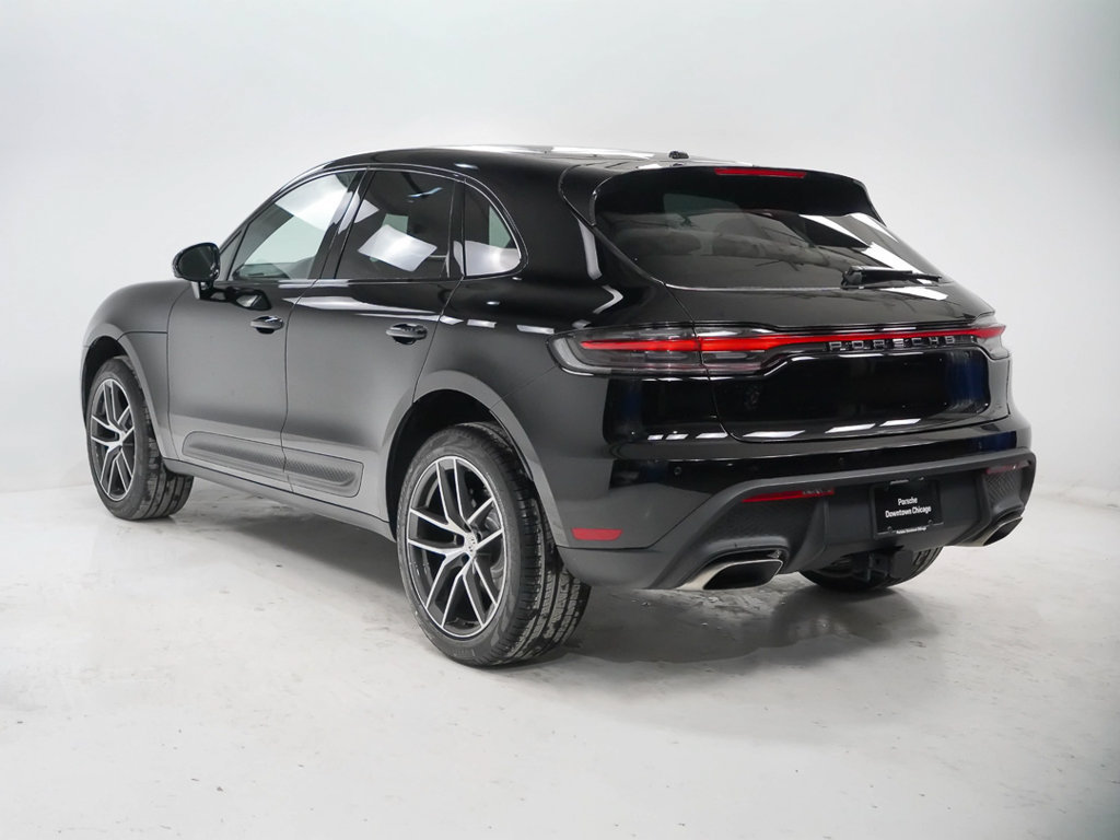 Certified 2026 Porsche Macan AWD/4WD image 3