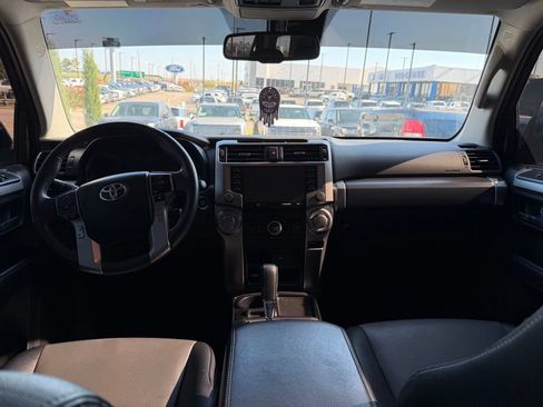 Used 2022 Toyota 4Runner SR5 Premium w/ Moonroof Package RWD image 10