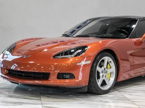 Used 2005 Chevrolet Corvette Coupe w/ Preferred Equipment Group RWD image 7