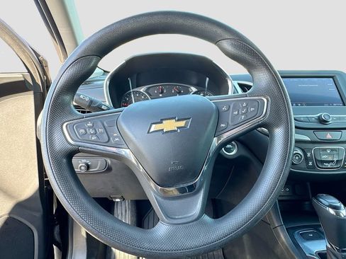 Used 2020 Chevrolet Equinox LT image 11