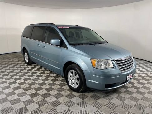 Used 2010 Chrysler Town & Country Touring FWD image 21