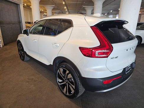 Certified 2023 Volvo XC40 B5 Plus w/ Driver Assist Package AWD/4WD image 2