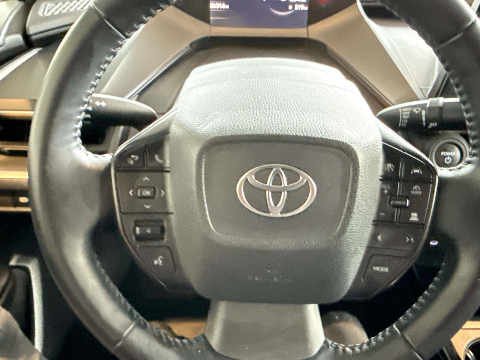 Used 2025 Toyota Prius LE FWD image 26