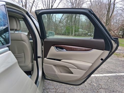 Used 2013 Cadillac XTS Luxury AWD/4WD image 13