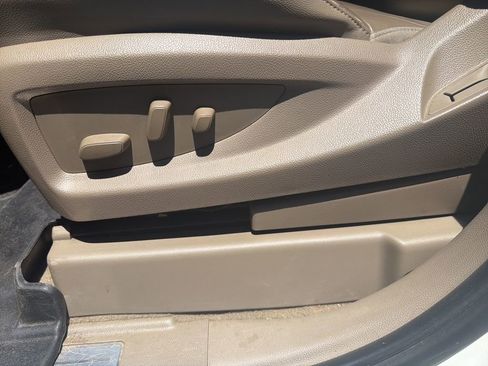Used 2019 Chevrolet Suburban LT AWD/4WD image 19