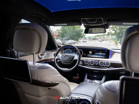 Used 2017 Mercedes-Benz Maybach S 600 image 12
