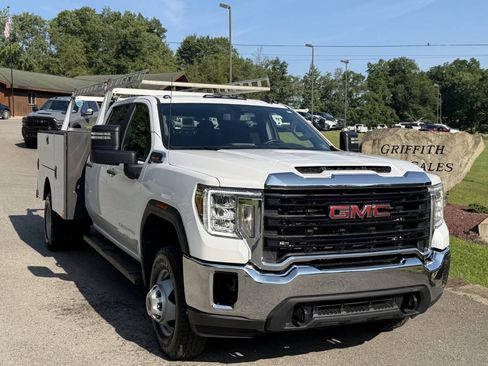 Used 2023 GMC Sierra 3500 Pro w/ Convenience Package AWD/4WD image 14
