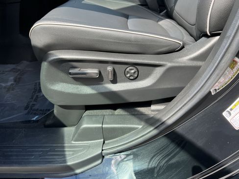 Used 2025 Honda Odyssey Touring image 14