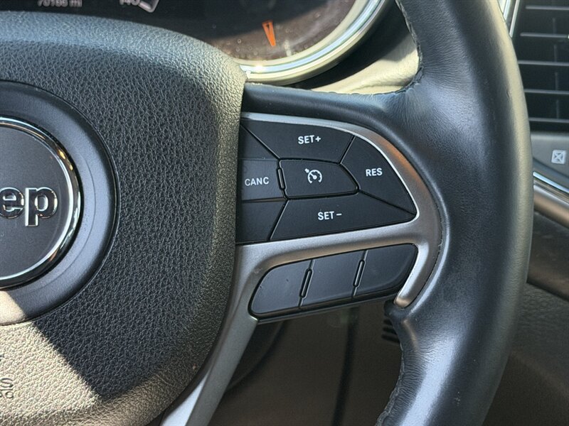 Used 2018 Jeep Grand Cherokee Laredo RWD image 22