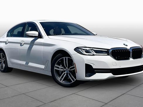 Used 2023 BMW 530i xDrive w/ Premium Package AWD/4WD image 2