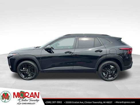 Certified 2024 Chevrolet Trax ACTIV w/ Sunroof Package FWD image 3