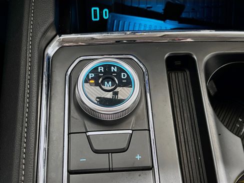 Used 2024 Ford Expedition Max XLT image 13