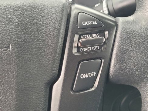 Used 2023 Nissan Frontier SV image 25