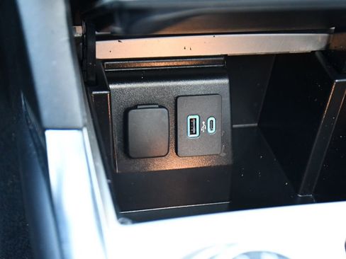 Used 2023 Ford Explorer Limited w/ Equipment Group 301A image 31