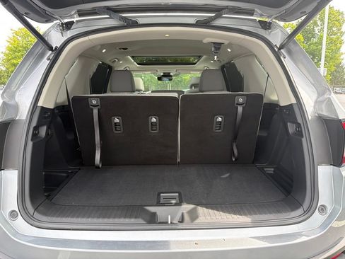 Used 2025 Honda Pilot Elite image 22