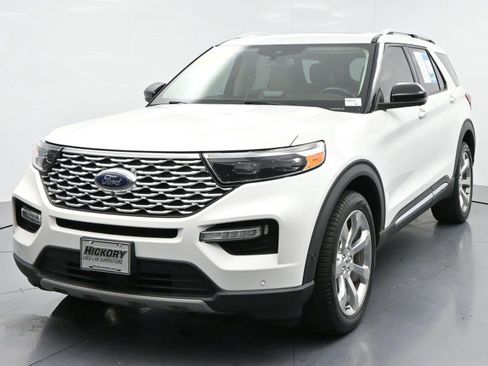 Used 2020 Ford Explorer Platinum w/ Premium Technology Package AWD/4WD image 3