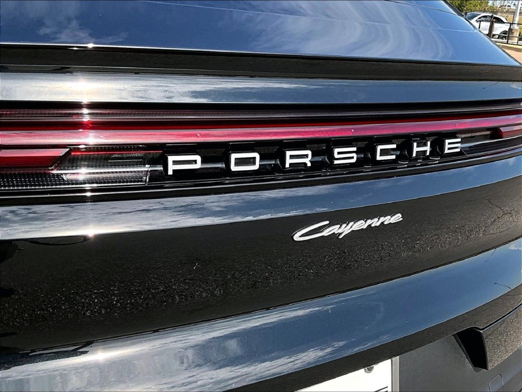 Certified 2024 Porsche Cayenne Coupe AWD/4WD image 22