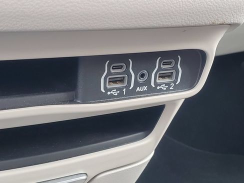 Used 2023 Chrysler Pacifica Touring-L FWD image 24
