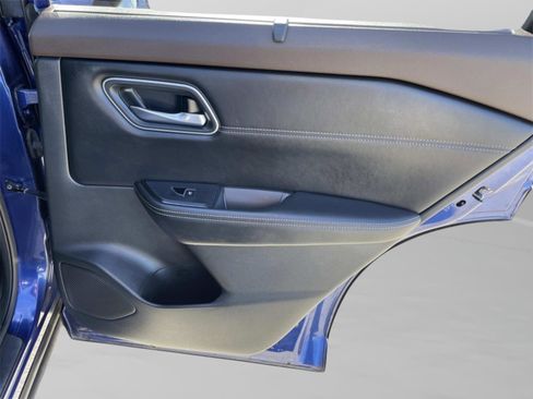 Used 2023 Nissan Rogue Platinum w/ Platinum Premium Package image 32