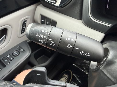 Used 2023 Honda Pilot Touring image 19