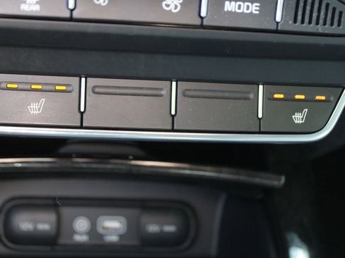 Used 2016 Kia Sorento EX image 36