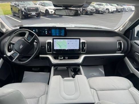 Used 2025 Ford Expedition Max Platinum AWD/4WD image 25