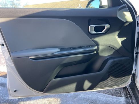 New 2025 Kia K4 LXS image 7