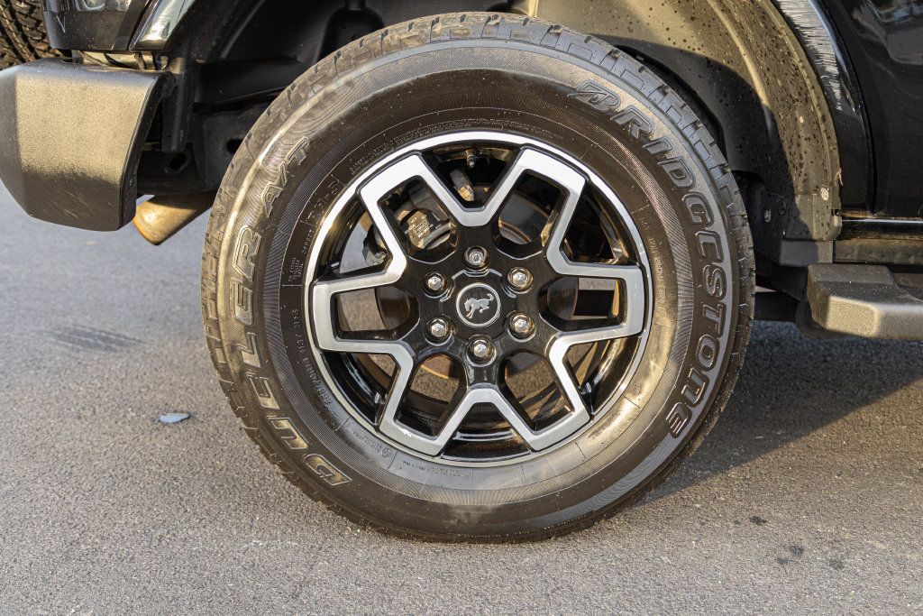 Used 2022 Ford Bronco Outer Banks AWD/4WD image 13