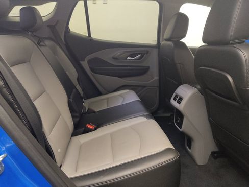 Used 2024 GMC Terrain SLT FWD image 19