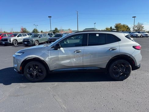 Certified 2025 Buick Envision Sport Touring image 2