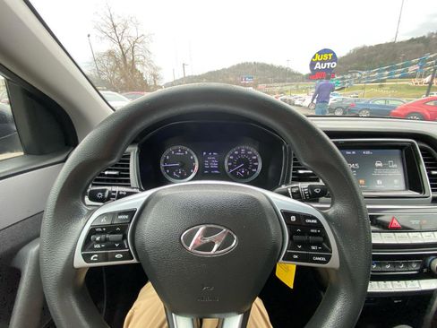 Used 2018 Hyundai Sonata SE FWD image 18