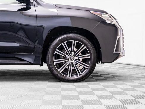 Used 2021 Lexus LX 570 4WD w/ Luxury Package image 32