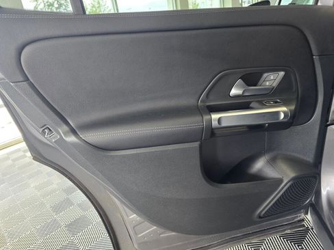 Used 2023 Mercedes-Benz GLB 250 4MATIC image 38