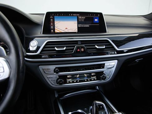 Used 2020 BMW 740i xDrive w/ M Sport Package AWD/4WD image 15