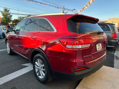 Used 2016 Kia Sorento LX w/ LX Convenience Package image 7