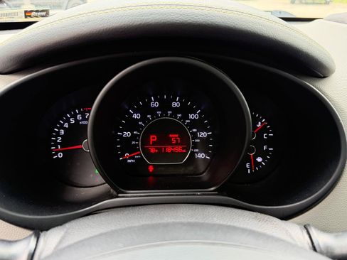 Used 2016 Kia Soul + w/ Primo Package FWD image 10