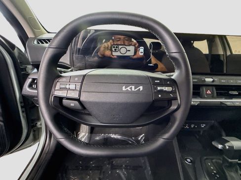 Used 2025 Kia K4 EX FWD image 13