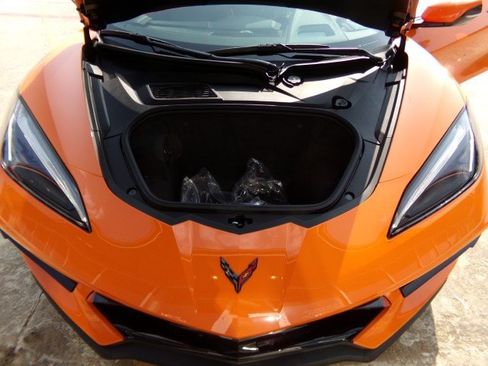 Used 2024 Chevrolet Corvette Stingray Premium Cpe w/ Z51 Performance Package RWD image 15