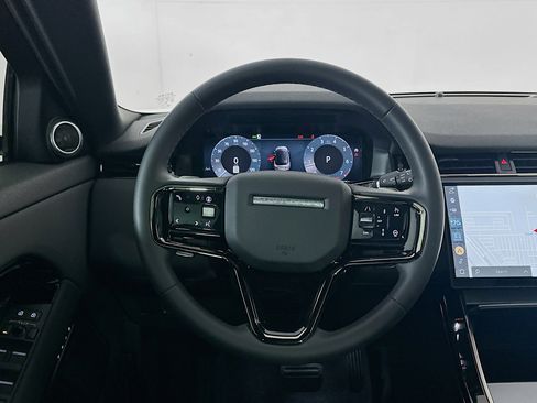 Used 2025 Land Rover Range Rover Evoque S image 18